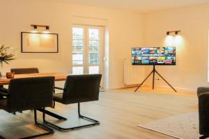 Komfortable Ferienwohnung mit Aufzug, vier Balkonen & ideal für bis zu 6 Gäste Apartments, Bad Ems