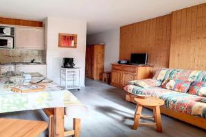 Résidence Asters C6 - Studio lumineux · Accès direct aux pistes · Balcon vue sur pistes MAE-1184, Les Menuires