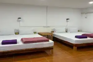 บ้านใบไม้โฮมสเตย์แอนด์รีสอร์ท Guest house, Surat Thani City