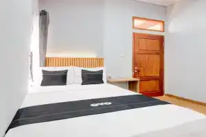 Capital O 94314 Sunny Co Living Hotel, Yogyakarta