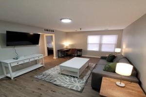 Aksarben Gem-Easy access to I-80 Apartments, Omaha
