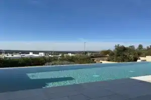 Nora Home Resort, Noci