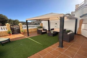 THE HOUSE IN TOQUERO Solarium views to the Alcazaba, Malaga
