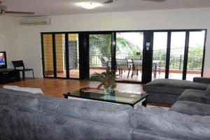 Zen Bridgeport - Waterfront - Balcony Dining - Pool Apartments, Darwin