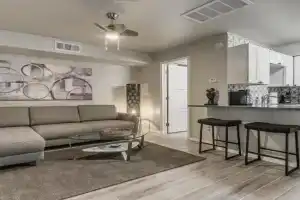 Quiet Modern Heavenly Paradise Love and Balcony Near Lake, Mall, Food, Entertainment! Apartments, Oklahoma City