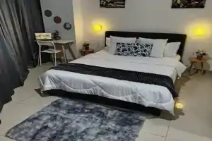 Cozy Haven Queen Deluxe Studio 3 WI-FI Netflix, Kuala Lumpur
