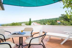 Apartments Ana & Bogdan - One Bedroom Apartment with Balcony and Sea View A2 ST, Postira