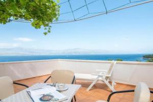 Apartments Ana & Bogdan - One Bedroom Apartment with Terrace and Sea View A1 ST, Postira