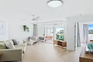 Belle Escapes 710 Elevated CBD getaway with magical views Apartments, Cairns