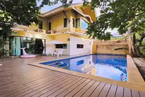 Hollywood Pool Villa City Center, Pattaya