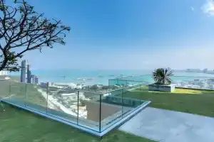 Luxury 70Sqm 2 BR Condo Next to Walking Street Apartments, Pattaya