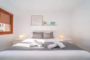 Authentic Central Flat near the Beach Apartments, Alicante