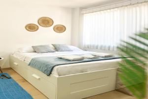 Costa by Hawkins - Habitación 3A Apartments, Algeciras