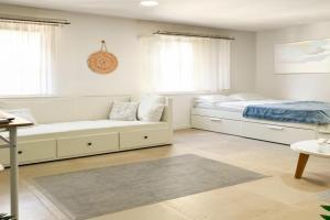Costa by Hawkins - Exterior 3B Apartments, Algeciras