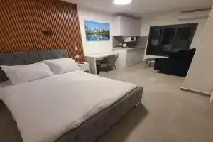 Ryo 18 דירה במלון בוטיק 2 דקות מטיילת Apartments, Bat Yam