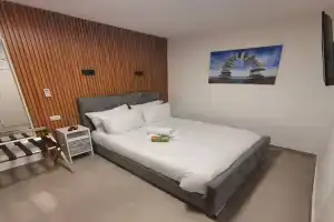 Ryo 19 דירה במלון בוטיק 2 דקות מטיילת Apartments, Bat Yam