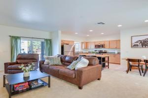 2 Mi to Dtwn Home with Balcony! Guest house, Flagstaff