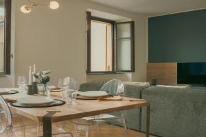 Rafael - by MyHomeInComo Apartments, Como