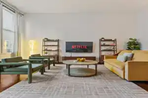 2BR Downtown Gem with Arcade games! - Sleeps 7 - Near Convention Center - Stadium Apartments, Indianapolis