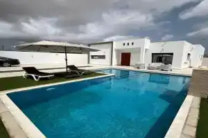 Villa Horizon Palace, Triffa