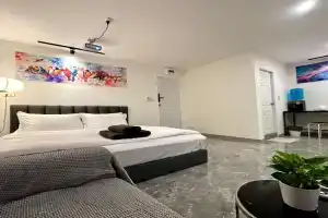 The White Den Chatuchak Hostel, Bangkok