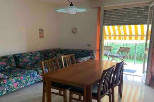 Appartamento zona centrale con barbecue Apartments, Colico