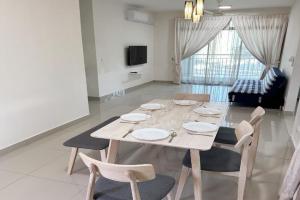 TuR15 SPlCE 10pax 4room Private House, Bayan Lepas