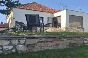 Sluneční villa Terezka ,penzion pro skupiny se snídaní,degustací vín, Lednice