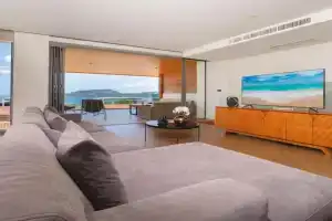 Luxury Ocean View 2BR Apartment 82 in Sapphire Bay Residence, near and Paradise Beach, Patong