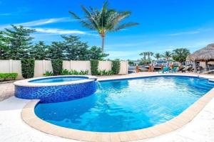 Luxury Water Front, Heated Pool & Jacuzzi, 5bdrm Guest house, Pompano Beach