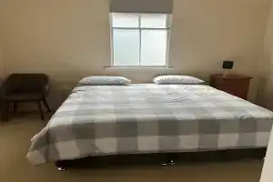 Home on Kent ROOM B, Rockhampton