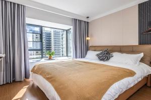 Annie 2704-only 260 metres from Metro Line 2 Exit C of BeiChun Apartments, Kunming