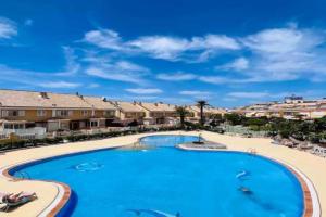 Las Americas Camison With Pool and Patio 10 By Tenerife365 Apartments, Los Cristianos