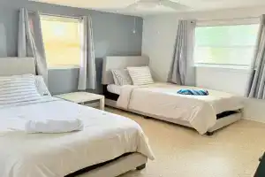 Cozy 3BR Home Downtown with Backyard Wi-Fi Parking Guest house, Jacksonville