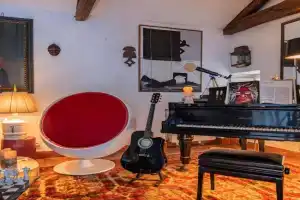 Giant Smart Room, Hot tub, PS5, in Historical Center inside 17th century Palace - WOW, Sintra