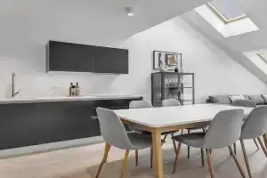 Luxury Nest 2B, 1B-Heart of downtown-Free parking Apartments, Reykjavik