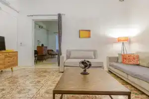 Lovely traditional 4BR Townhouse in charming Isla by 360 Estates, Valetta