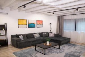 Style and Shine Sunrise Apartment, Nis