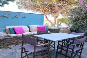 Precioso Apartamento con Hermosas Vistas al Mar, Cadaques