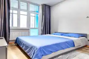 Krasivye apartamenty s vidom na Naberezhnuyu, Astana