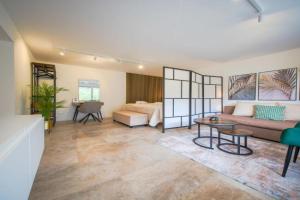 Kurpark Apartment, Schwimmbad, Sauna, Terrasse, Bad Wildbad