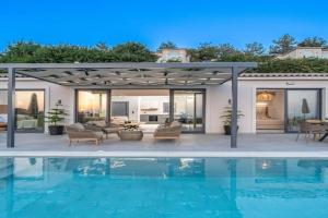 Luxury Villa Gjovana's 2, Svoronata