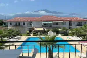Holiday İn Apartments, Kiris