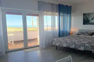 Mare e Relax 1 Melody Sea Front 10' da FCO Airport Apartments, Fiumicino