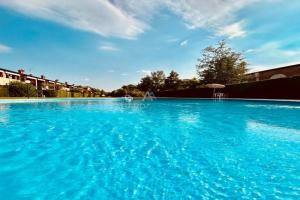 Topazio Apartment - Vista piscina a 150m dal Lago, Sirmione