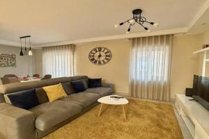 Stylish 2 Bedrooms apartment in Gzira, St Julians