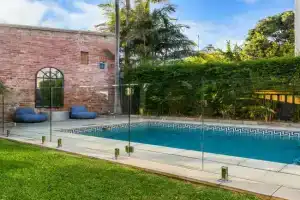 Colourwave Terrace - A Technicolor Poolside Stay Guest house, Newcastle