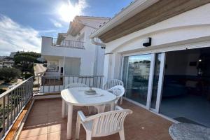 Apartamento vista piscina AV-28, Roses