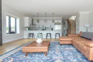 Large 2-Bedroom with Huge Roof Deck view of Skyline, Chicago