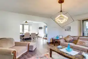 4 Mi to Dtwn Home with Patio in! Guest house, Cleveland